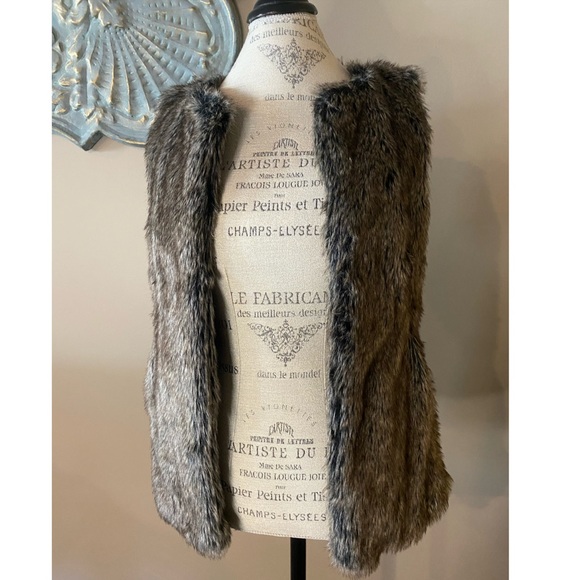 Banana Republic Jackets & Blazers - Banana Republic Fur Vest